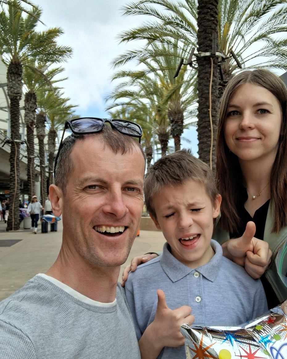 Local San Diego home improvement specialist with his family